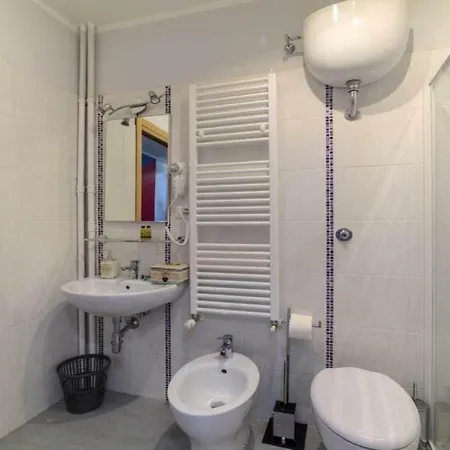 Tiburtina Apartment *